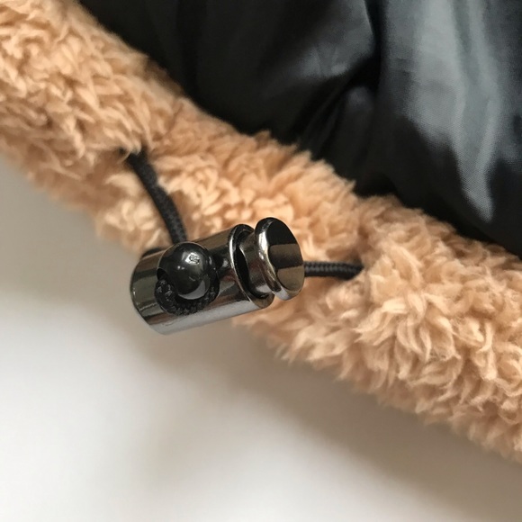 Hollister Cozy Mockneck Puffer Sherpa Jacket Beige - Picture 13 of 14